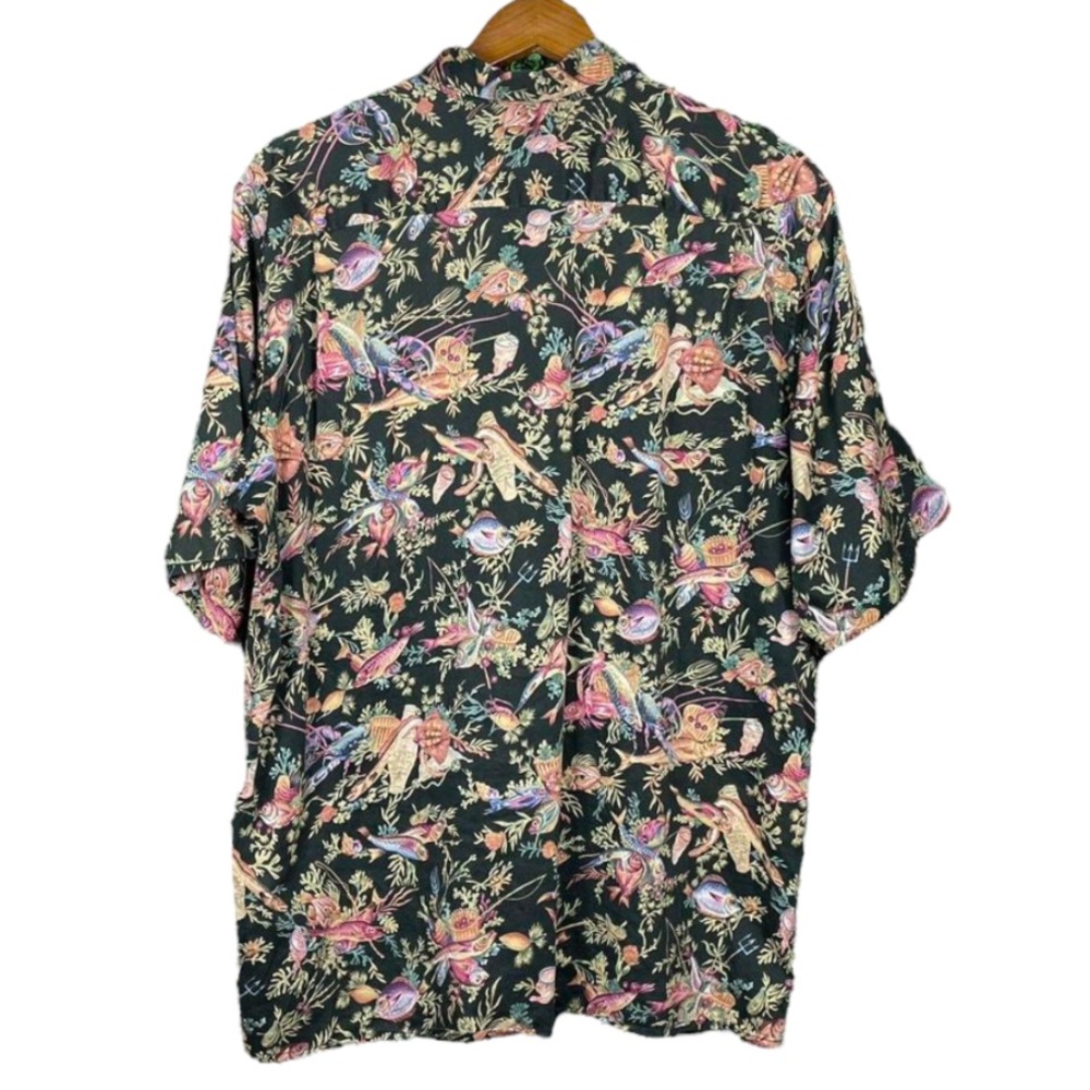 Vintage Graphic Hawaiian Style / Button Up T-shirt - Picture 2 of 5